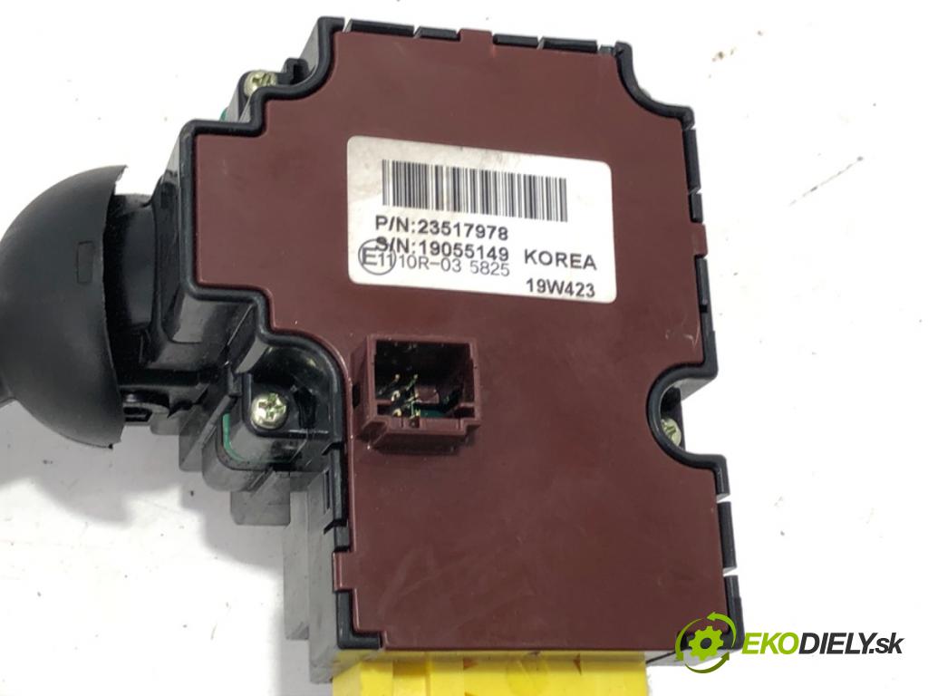 RENAULT TRUCKS T Platforma / podwozie 2020 338 kW T460 338 kW [460 KM] olej napędowy 2013 - 2022 10837 přepínač kombinovaný 23517978 (Páčky pod volantem)