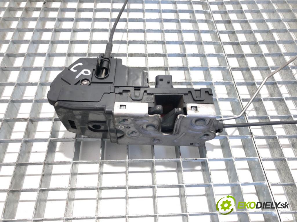 RENAULT TRUCKS T Platforma / podwozie 2020 338 kW T460 338 kW [460 KM] olej napędowy 2013 - 2022 10837 zámok Dvere ľavy predný 23333163