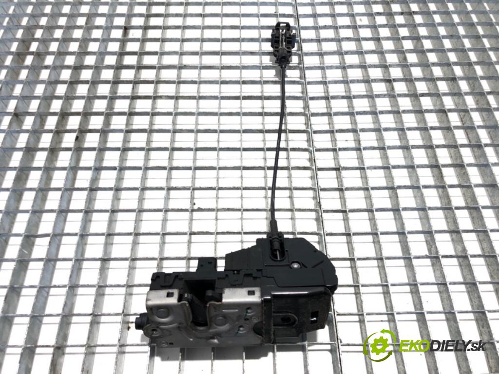 RENAULT TRUCKS T Platforma / podwozie 2020 338 kW T460 338 kW [460 KM] olej napędowy 2013 - 2022 10837 zámok dveře pravý přední část 23333166