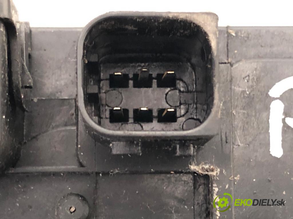 RENAULT TRUCKS T Platforma / podwozie 2020 338 kW T460 338 kW [460 KM] olej napędowy 2013 - 2022 10837 zámok Dvere pravy predný 23333166