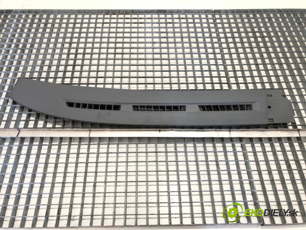 RENAULT TRUCKS T Platforma / podwozie 2020 338 kW T460 338 kW [460 KM] olej napędowy 2013 - 2022 10837 Torpédo, plast pod čelné okno pravé 82562163