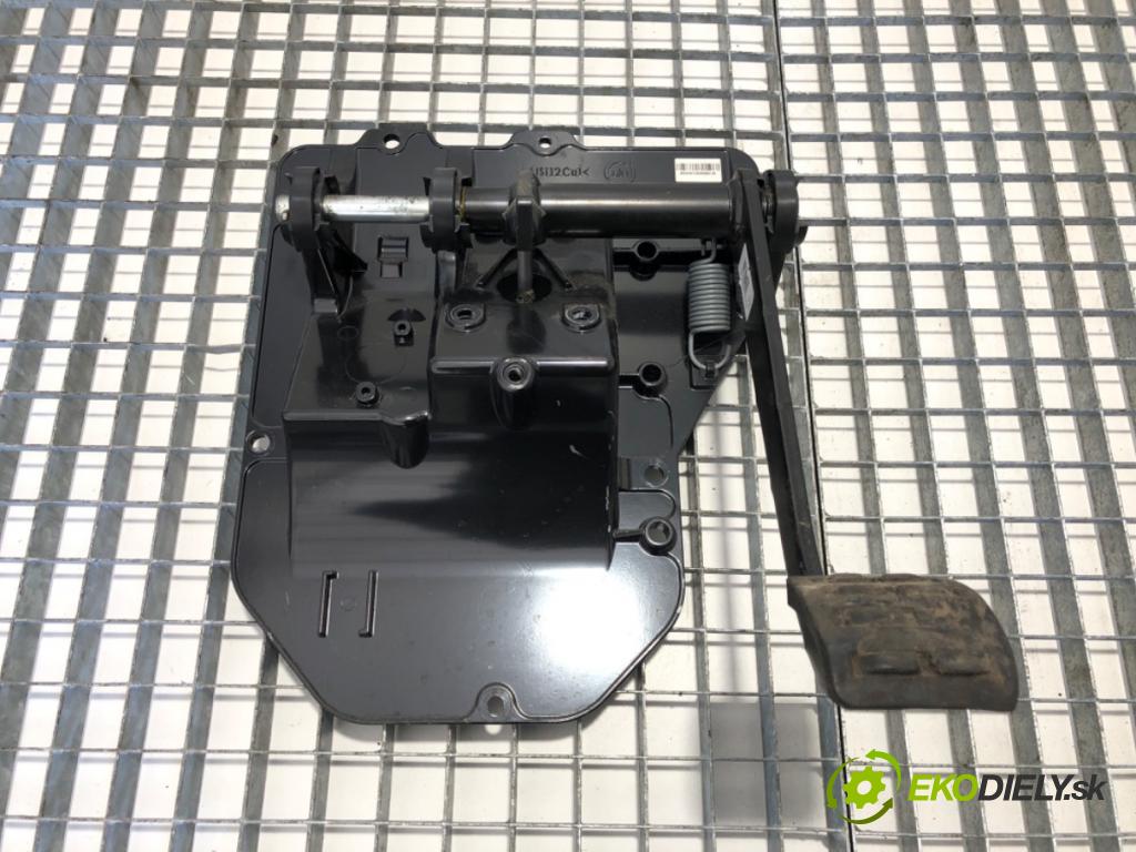 RENAULT TRUCKS T Platforma / podwozie 2020 338 kW T460 338 kW [460 KM] olej napędowy 2013 - 2022 10837 obal PEDÁL: K033566