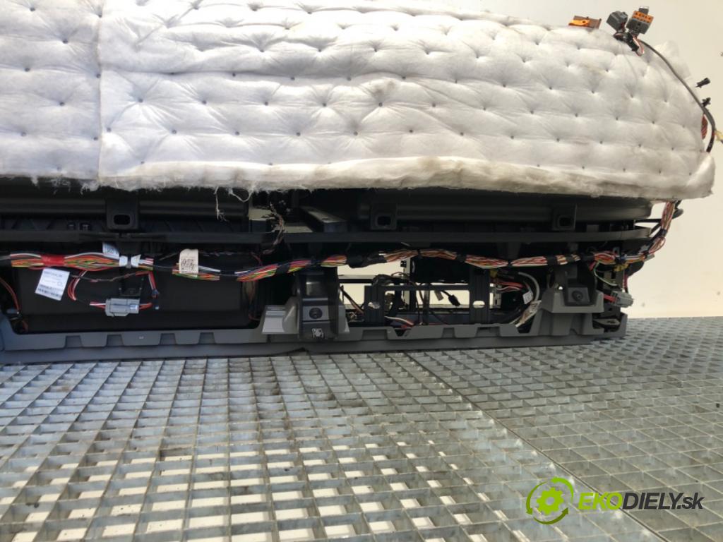 RENAULT TRUCKS T Platforma / podwozie 2020 338 kW T460 338 kW [460 KM] olej napędowy 2013 - 2022 10837 Pláto Priehradka, kastlík horný kabína