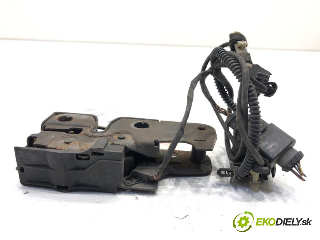 VW PASSAT B7 Kombi 2012 118 kW 1.8 TSI 1798 zámok kapoty predný 3C1823187