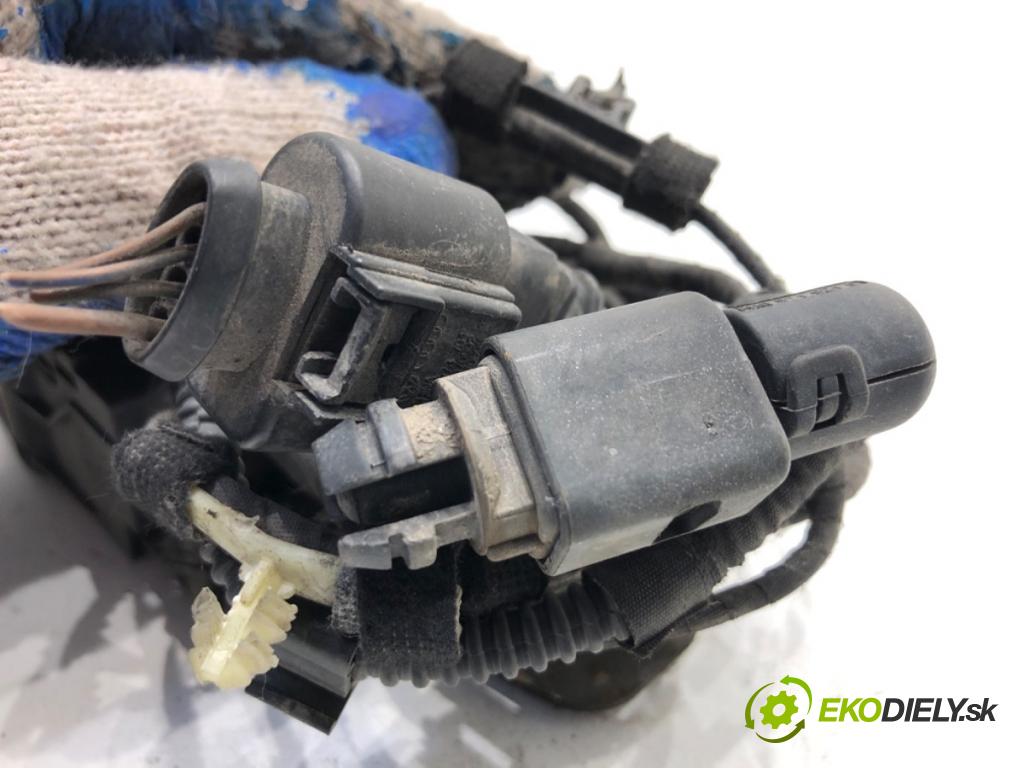 VW PASSAT B7 Kombi 2012 118 kW 1.8 TSI 1798 zámok kapoty predný 3C1823187