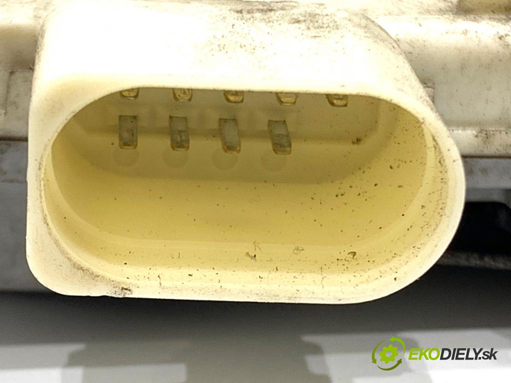 VW PASSAT B7 Kombi 2012 118 kW 1.8 TSI 1798 zámok Dvere ľavy predný 3C1837015A