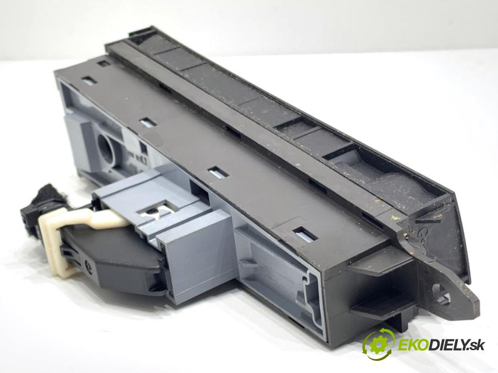 VW PASSAT B7 Kombi 2012 118 kW 1.8 TSI 1798 Spínač brzdy ručnej brzdy 3AB927137 (Prepínacie páčky pod volantom)