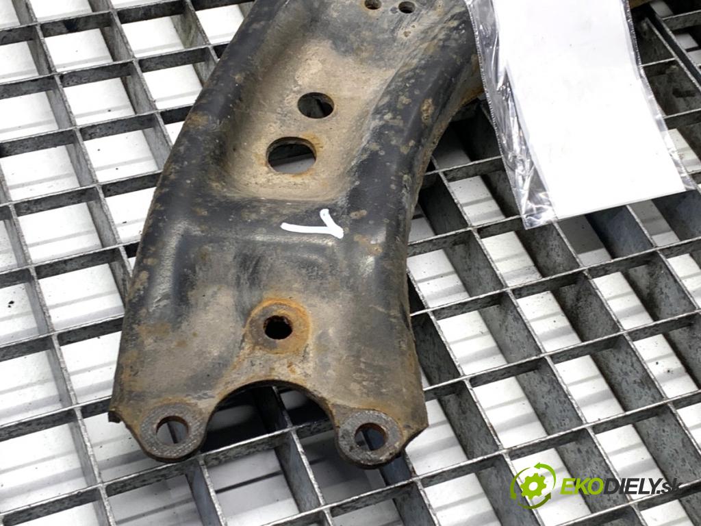 VW PASSAT B7 Kombi 2012 118 kW 1.8 TSI 1798 Rameno ľavy predný