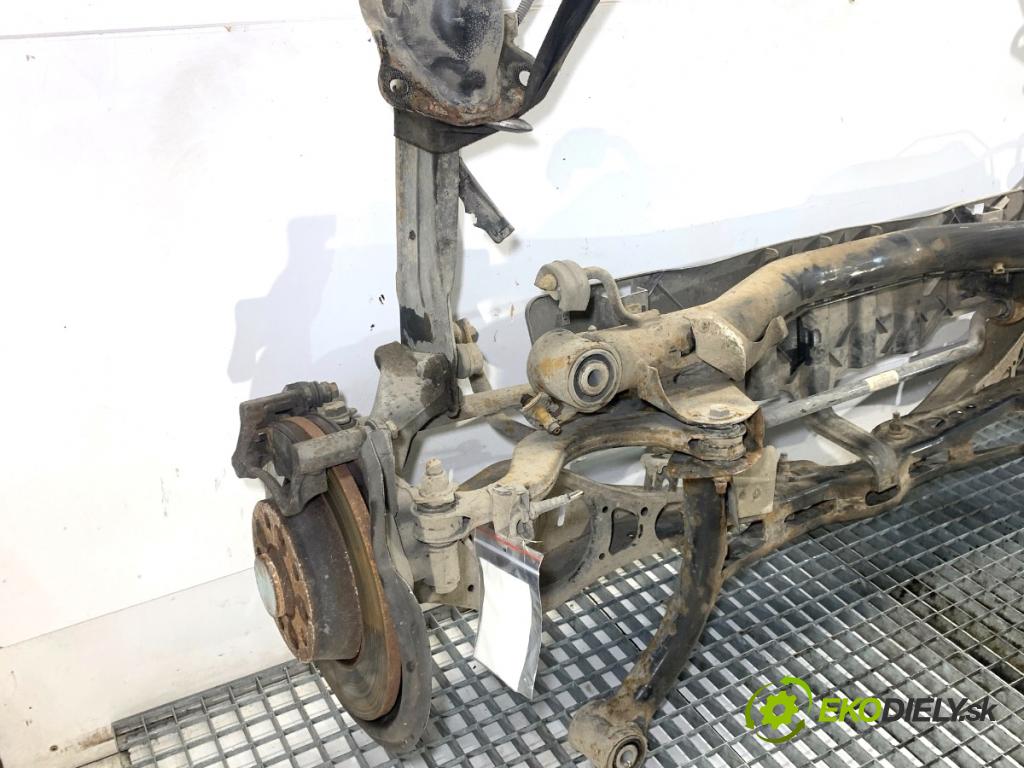 VW PASSAT B7 Kombi 2012 118 kW 1.8 TSI 1798 Výstuha zad