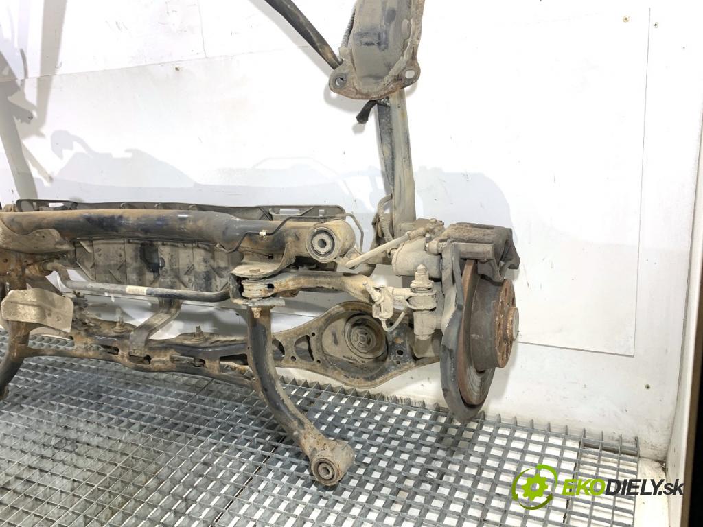 VW PASSAT B7 Kombi 2012 118 kW 1.8 TSI 1798 Výstuha zad