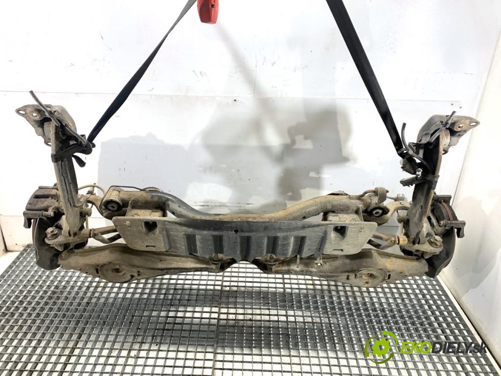 VW PASSAT B7 Kombi 2012 118 kW 1.8 TSI 1798 Výstuha zad