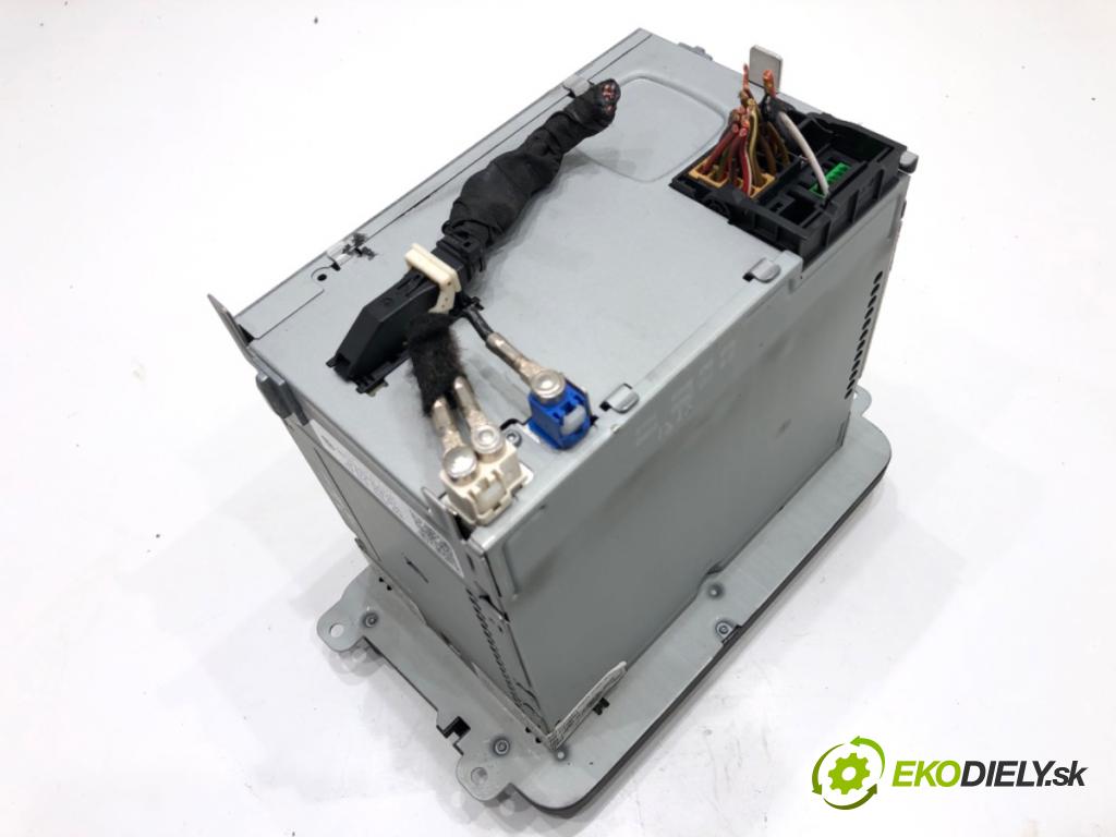 VW PASSAT B7 Kombi 2012 118 kW 1.8 TSI 1798 RADIO 3C0035279N (Audio zariadenie)