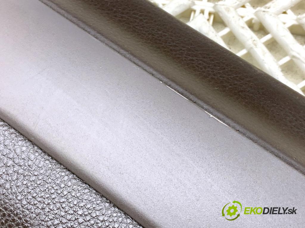 VW PASSAT B7 Kombi 2012 118 kW 1.8 TSI 1798 Roleta kufra 3AF867871