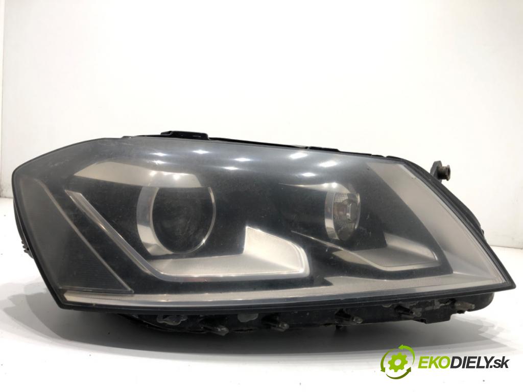 VW PASSAT B7 Kombi 2012 118 kW 1.8 TSI 1798 Svetlomet pravy predný XENON 3AB941752