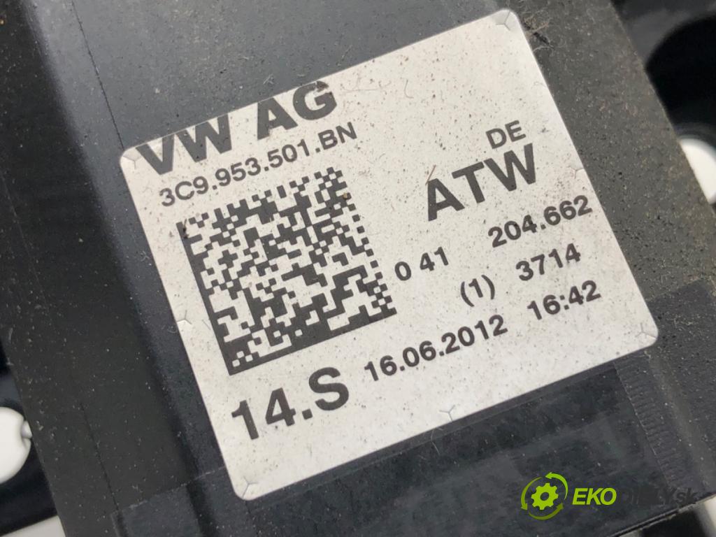 VW PASSAT B7 Kombi 2012 118 kW 1.8 TSI 1798 Prepínač kombinovaný 3C9953501BN 3C9953502B (Prepínacie páčky pod volantom)