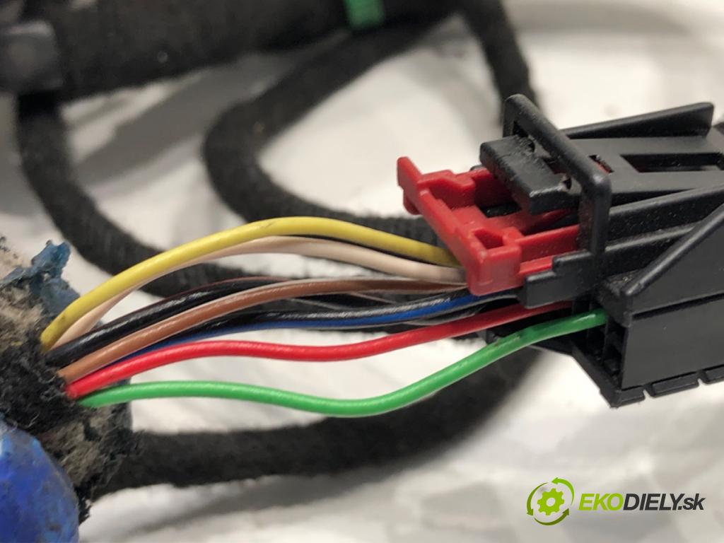 VW PASSAT B7 Kombi 2012 118 kW 1.8 TSI 1798 Spätné zrkadlo pravy LC9X