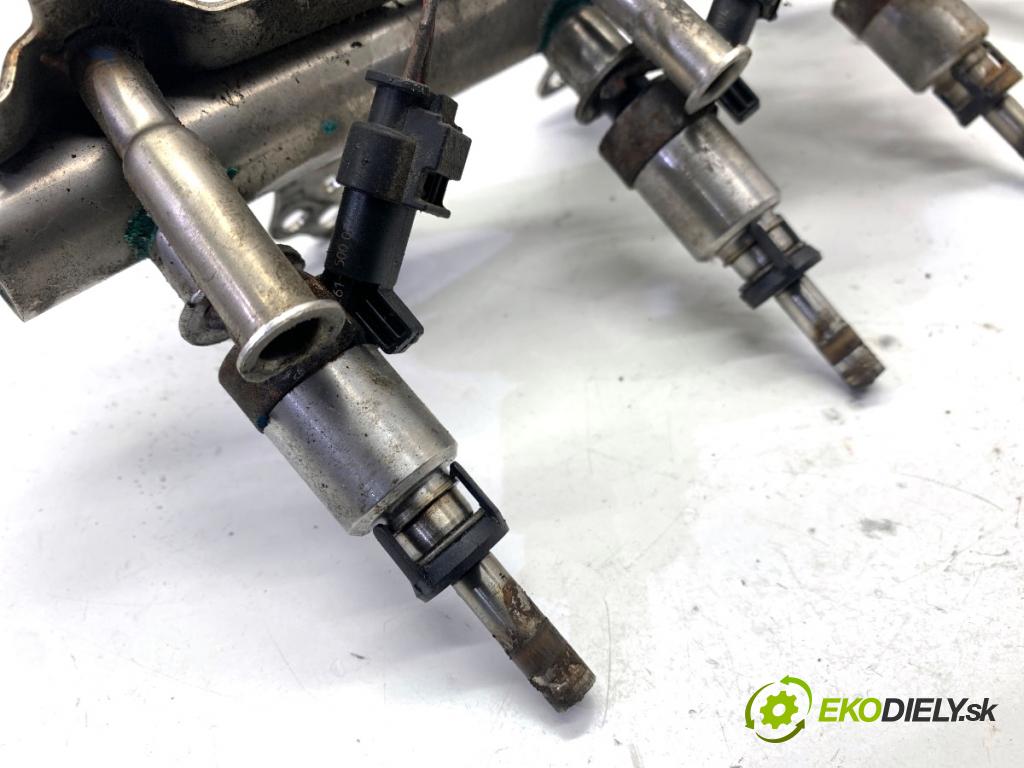 VW PASSAT B7 Kombi 2012 118 kW 1.8 TSI 1798 Lišta vstrekovacia 06J133317M (Vstrekovacia lišta)