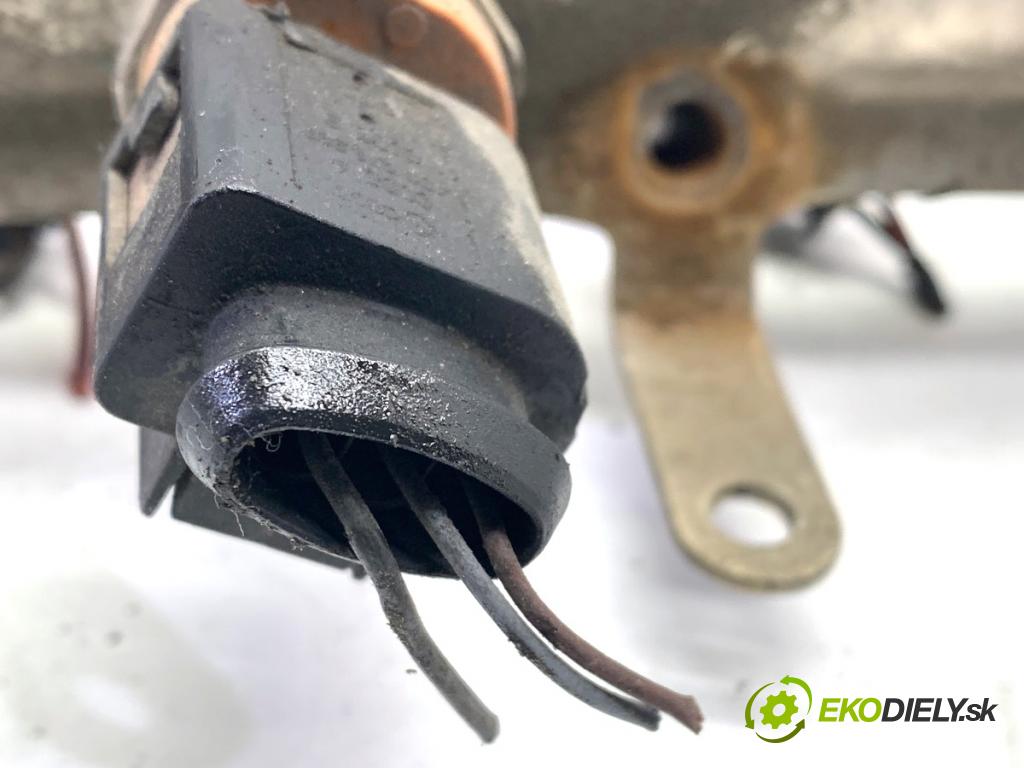 VW PASSAT B7 Kombi 2012 118 kW 1.8 TSI 1798 Lišta vstrekovacia 06J133317M (Vstrekovacia lišta)