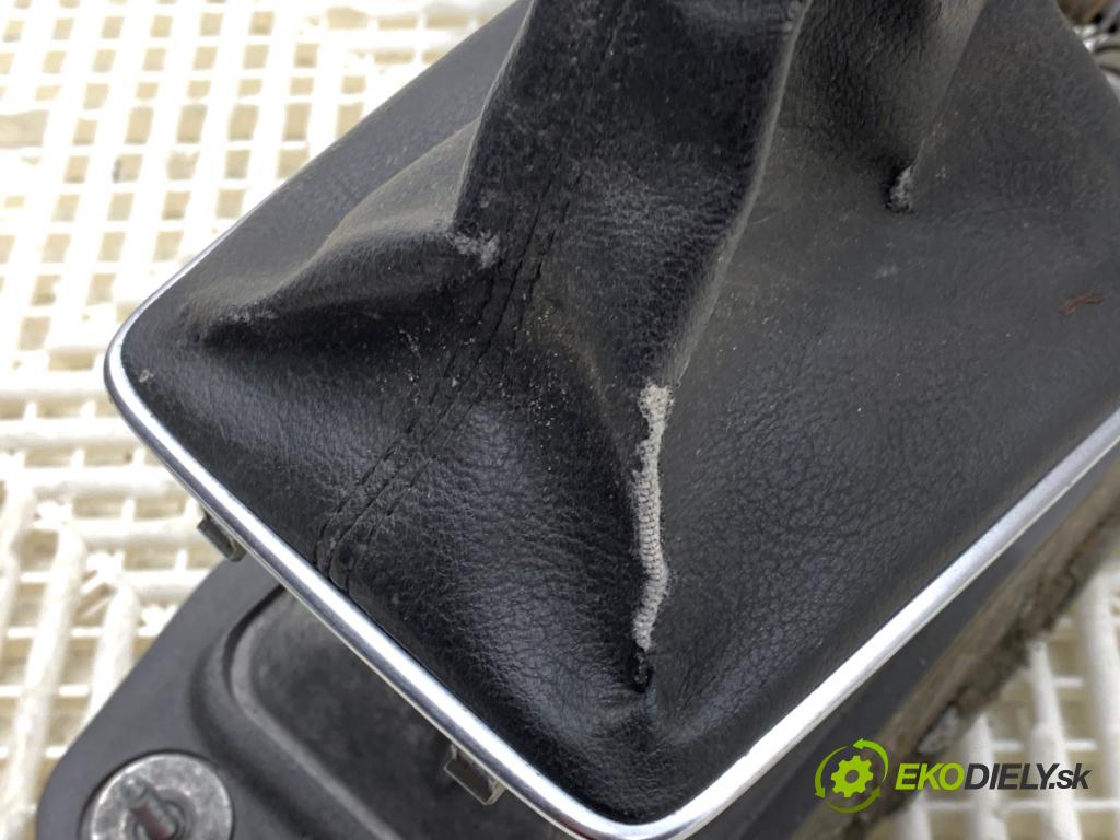 VW PASSAT B7 Kombi 2012 118 kW 1.8 TSI 1798 Kulisa 1K0711091A (Rýchlostná páka (kulisa))