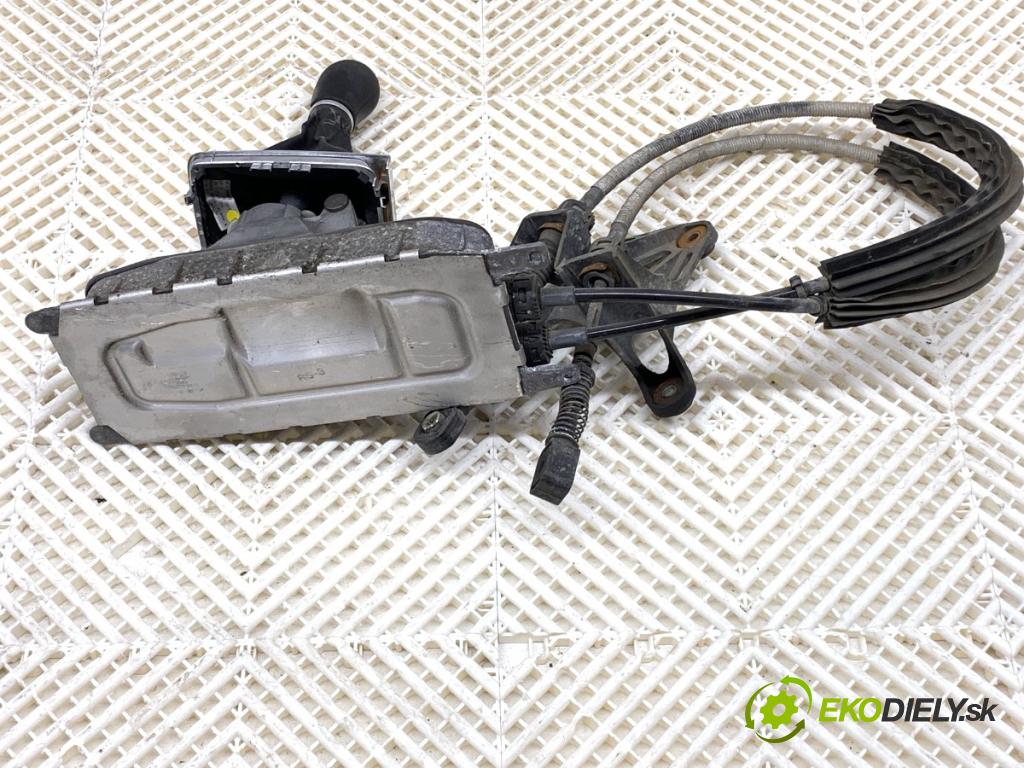 VW PASSAT B7 Kombi 2012 118 kW 1.8 TSI 1798 Kulisa 1K0711091A (Rýchlostná páka (kulisa))