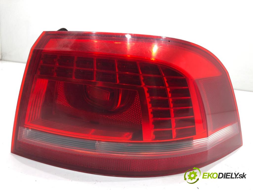 VW PASSAT B7 Kombi 2012 118 kW 1.8 TSI 1798 Svetlo pravy zad 