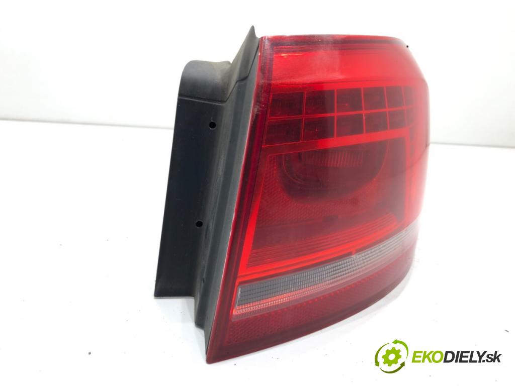 VW PASSAT B7 Kombi 2012 118 kW 1.8 TSI 1798 světlo pravý zadní část
