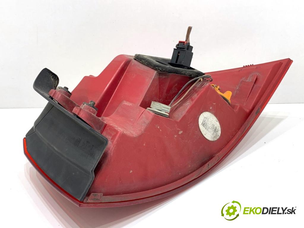 VW PASSAT B7 Kombi 2012 118 kW 1.8 TSI 1798 Svetlo ľavy zad 3AF945309