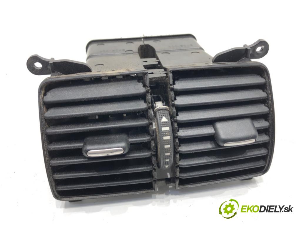 VW PASSAT B7 Kombi 2012 118 kW 1.8 TSI 1798 Mriežky kúrenia zad 3AA819203