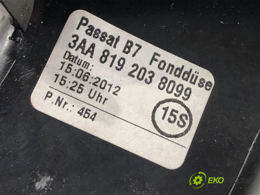 VW PASSAT B7 Kombi 2012 118 kW 1.8 TSI 1798 mří topení zadní část 3AA819203