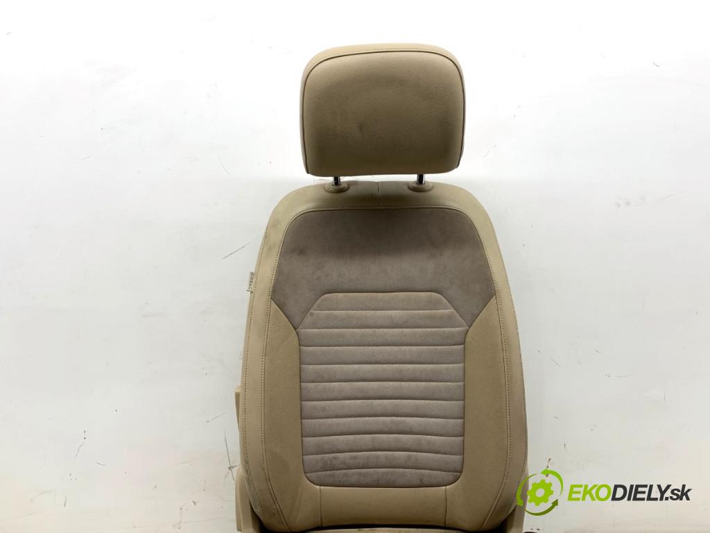 VW PASSAT B7 Kombi 2012 118 kW 1.8 TSI 1798 Sedadlo pravy predný