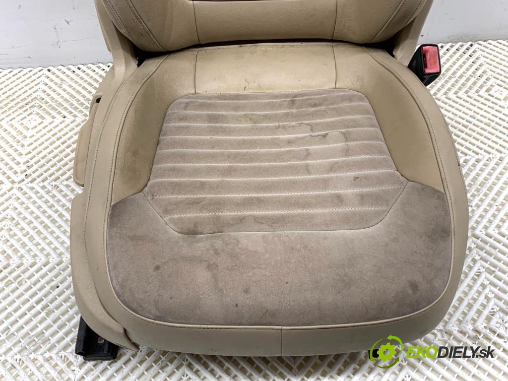 VW PASSAT B7 Kombi 2012 118 kW 1.8 TSI 1798 Sedadlo pravy predný