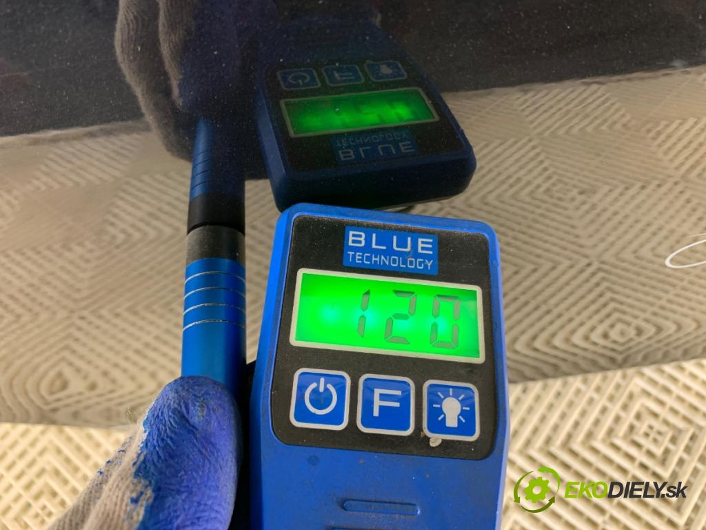 VW PASSAT B7 Kombi 2012 118 kW 1.8 TSI 1798 dveře pravý zadní část LC9X