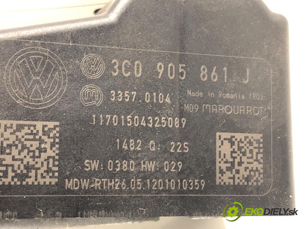 VW PASSAT B7 Kombi 2012 118 kW 1.8 TSI 1798 blokáda volantu 3C0905861J (Řízení ostatní)