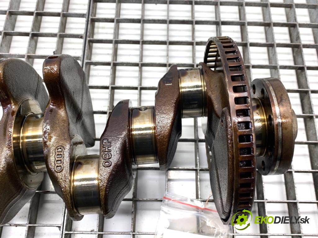 VW PASSAT B7 Kombi 2012 118 kW 1.8 TSI 1798 Kardaň, hriadeľ KLIKA: 06HP (Blok motora ostatné)