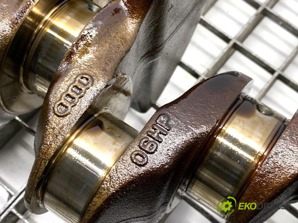 VW PASSAT B7 Kombi 2012 118 kW 1.8 TSI 1798 Kardaň, hriadeľ KLIKA: 06HP (Blok motora ostatné)