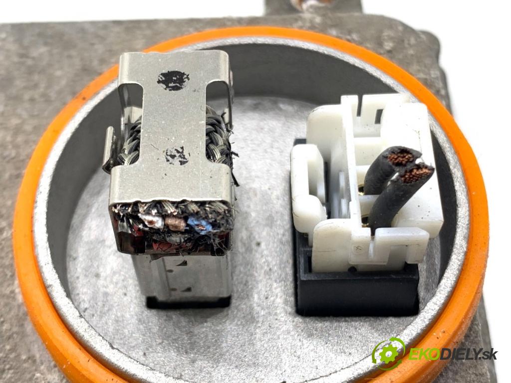 VW PASSAT B7 Kombi 2012 118 kW 1.8 TSI 1798 měnič XENON 8K0941597B (Řídící jednotka xenonu)