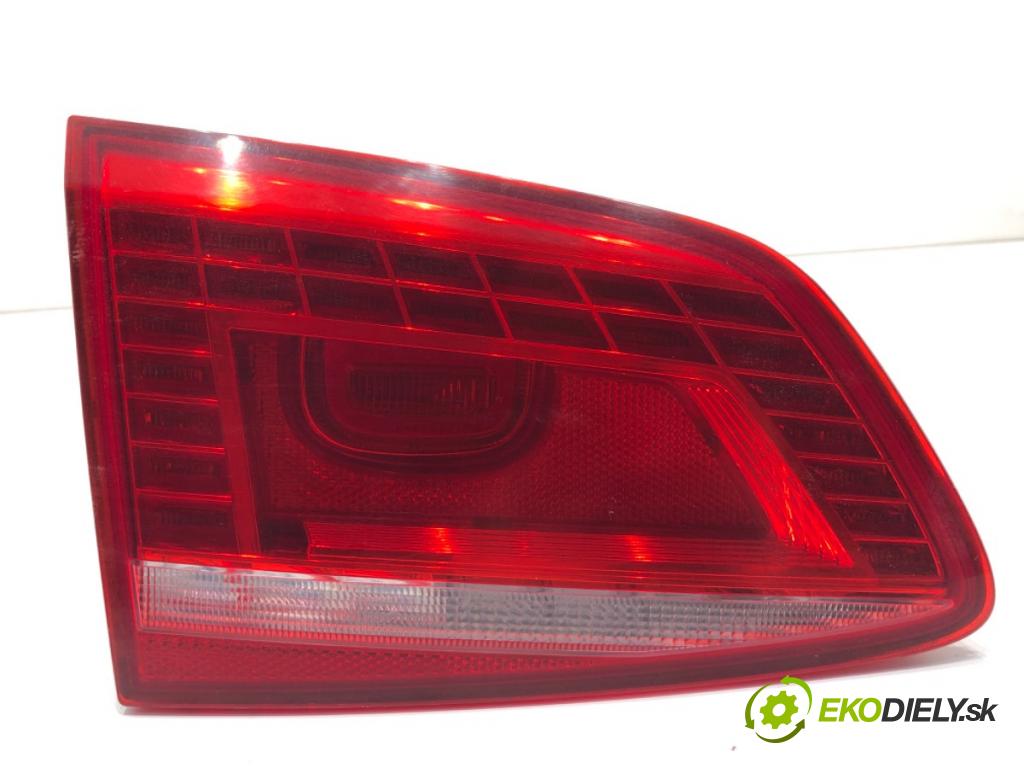VW PASSAT B7 Kombi 2012 118 kW 1.8 TSI 1798 Svetlo zad ľavá strana vnútorná  (Kľučka dverí ostatné)