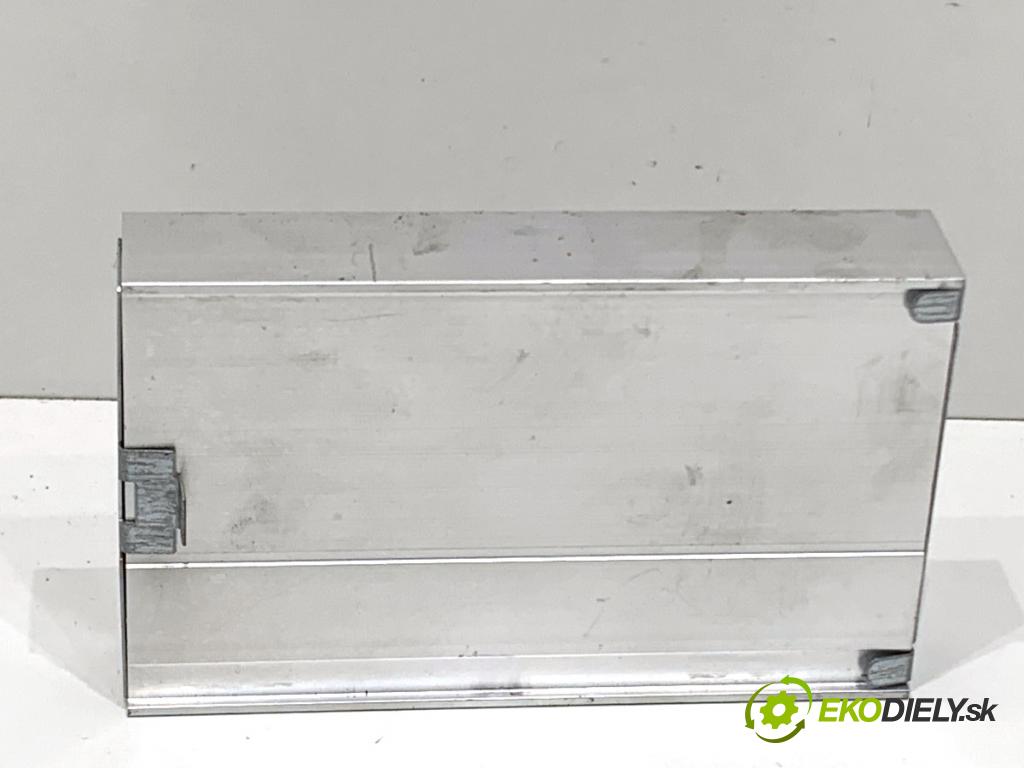 VW PASSAT B7 Kombi 2012 118 kW 1.8 TSI 1798 Menič Modul LED 89393773