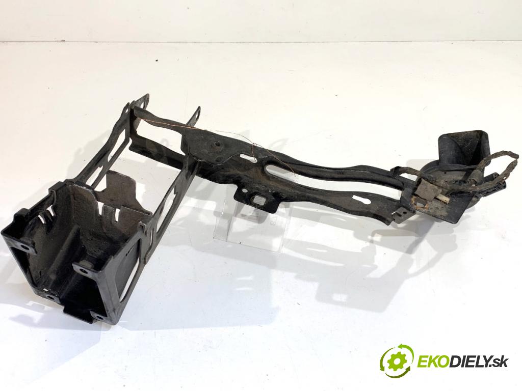 BMW F30 sedan 2016 140 kW 320 d xDrive 1995 Výstuha horná 170238-11 (Výstuha)