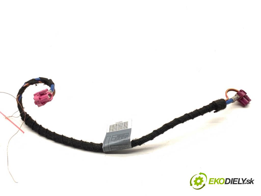 BMW F30 sedan 2016 140 kW 320 d xDrive 1995 Rúrka DISPLEJ navigácie 9399970