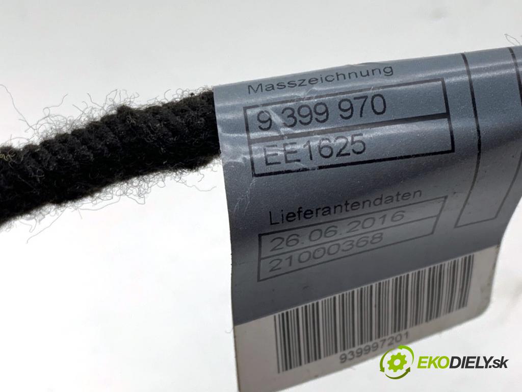 BMW F30 sedan 2016 140 kW 320 d xDrive 1995 Rúrka DISPLEJ navigácie 9399970