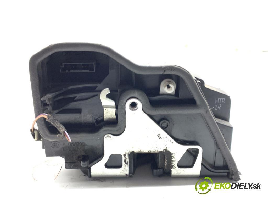 BMW F30 sedan 2016 140 kW 320 d xDrive 1995 zámok Dvere pravy zad 7229460