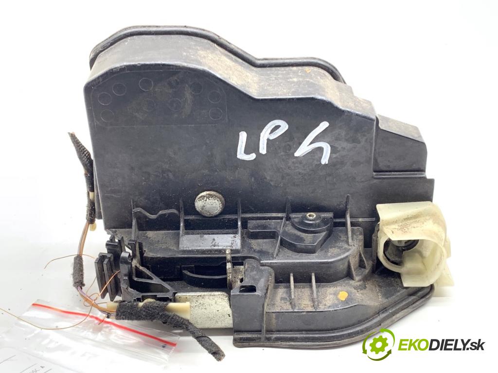 BMW F30 sedan 2016 140 kW 320 d xDrive 1995 zámok Dvere ľavy predný 7229461