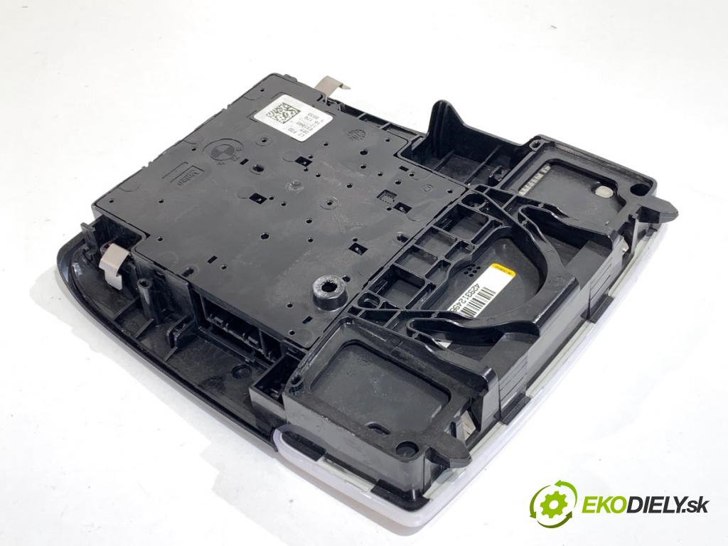 BMW F30 sedan 2016 140 kW 320 d xDrive 1995 Svetlo stropné