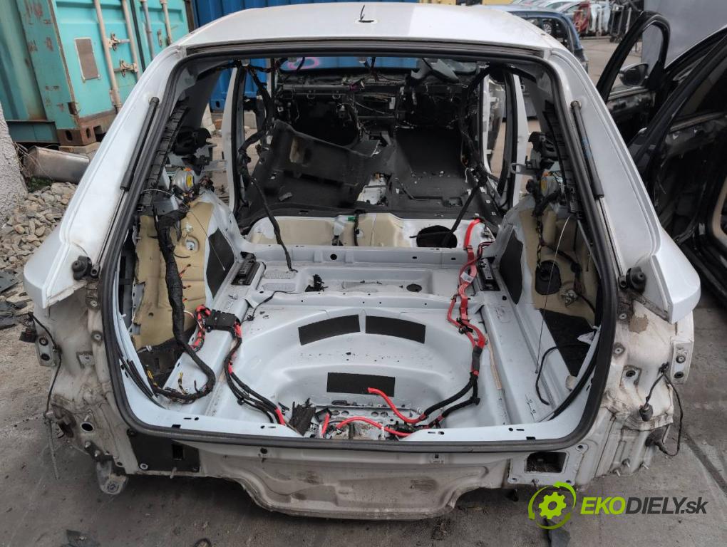 AUDI A4 B9 Kombi 2018 140 kW 2.0 TDI quattro 1968 karoséria ČTVRŤÁK: Blatník prah strecha PODŁUŻNICA