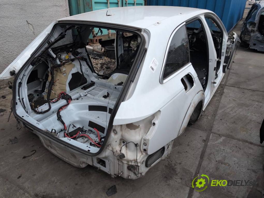 AUDI A4 B9 Kombi 2018 140 kW 2.0 TDI quattro 1968 karoséria ČTVRŤÁK: Blatník prah strecha PODŁUŻNICA