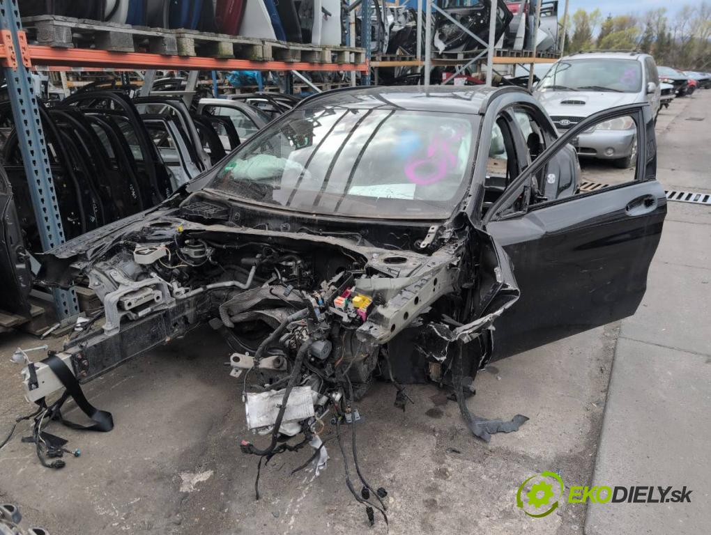 MERCEDES-BENZ KLASA GLA SUV 2017 100 kW GLA 200 CDI 4-matic (156.902) 2143 KAROSERIA ČTVRŤÁK blatník práh střecha PODŁUŻNICA 