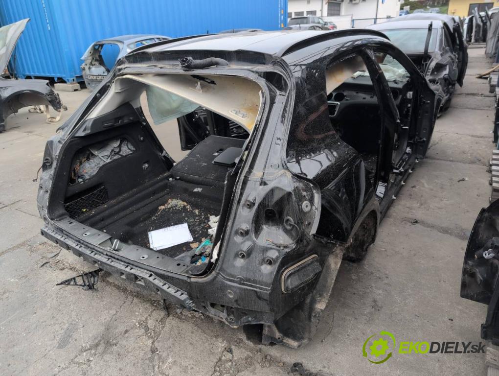 MERCEDES-BENZ KLASA GLA SUV 2017 100 kW GLA 200 CDI 4-matic (156.902) 2143 karoséria ČTVRŤÁK: Blatník prah strecha PODŁUŻNICA