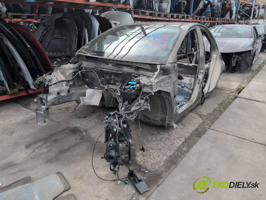 TOYOTA YARIS IV liftback 2022 92 kW 1.5 (MXPA11) 1490 KAROSERIA ČTVRŤÁK blatník práh střecha PODŁUŻNICA 