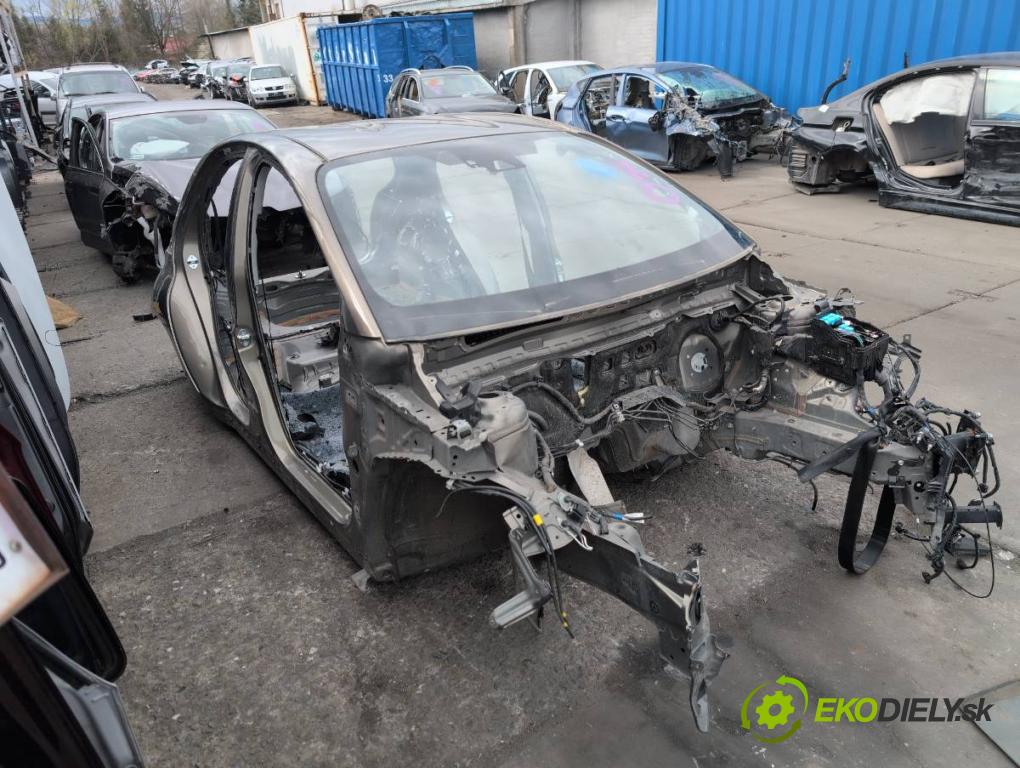 TOYOTA YARIS IV liftback 2022 92 kW 1.5 (MXPA11) 1490 KAROSERIA ČTVRŤÁK blatník práh střecha PODŁUŻNICA